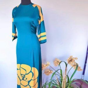 Traditional Vietnamese Ao Dai/Dress